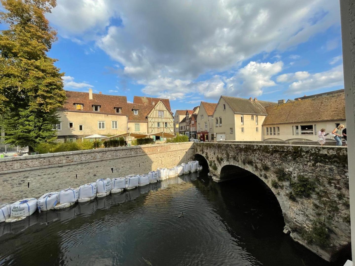L'Eure Tranquille Apartment Chartres Ngoại thất bức ảnh